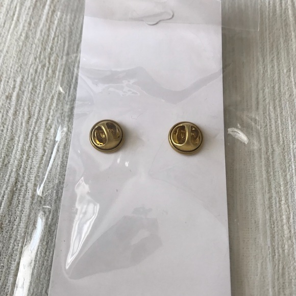 Chevron Collar Pin Gold - Picture 5 of 6